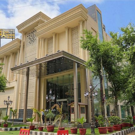 The Grand Parisian Hotel Delhi Kültér fotó