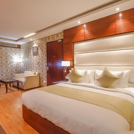 The Grand Parisian Hotel Delhi Kültér fotó