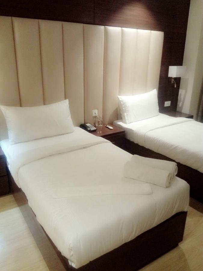 The Grand Parisian Hotel Delhi Kültér fotó