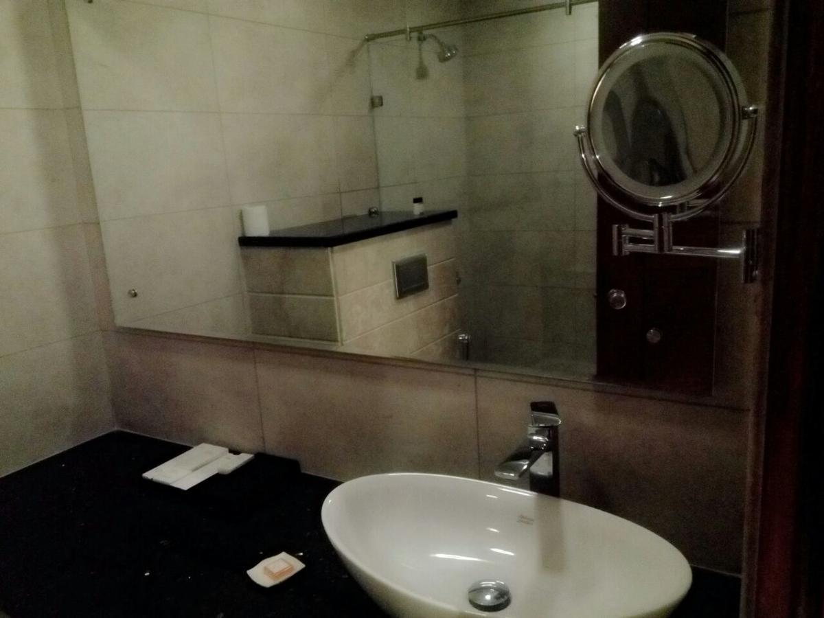 The Grand Parisian Hotel Delhi Kültér fotó
