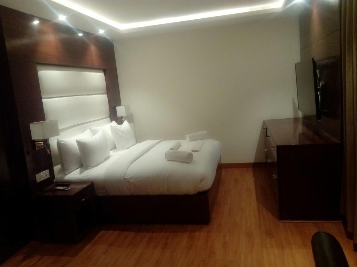 The Grand Parisian Hotel Delhi Kültér fotó