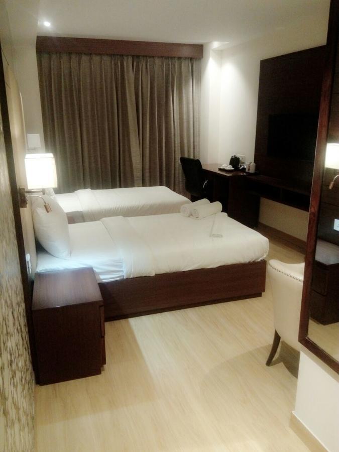 The Grand Parisian Hotel Delhi Kültér fotó