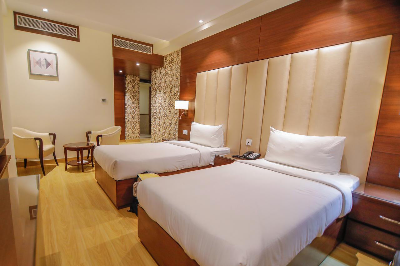 The Grand Parisian Hotel Delhi Kültér fotó