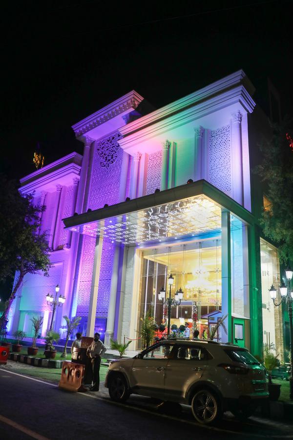 The Grand Parisian Hotel Delhi Kültér fotó