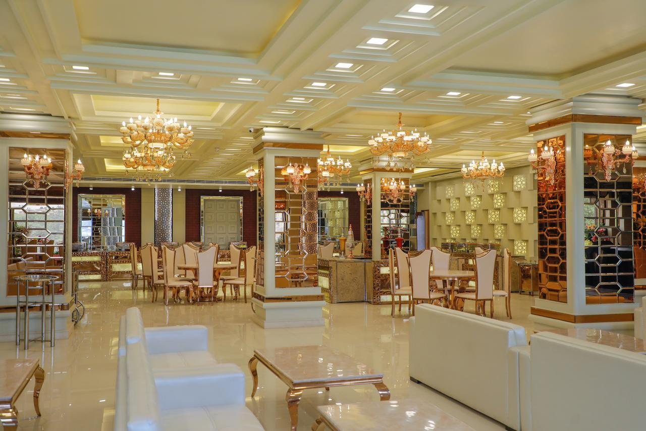 The Grand Parisian Hotel Delhi Kültér fotó