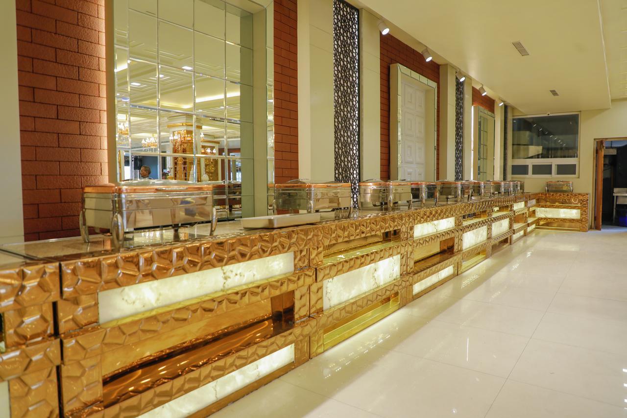 The Grand Parisian Hotel Delhi Kültér fotó