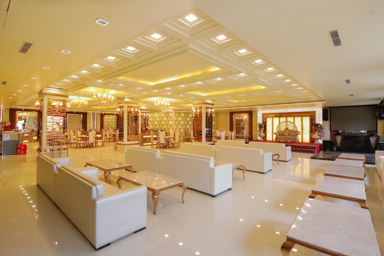The Grand Parisian Hotel Delhi Kültér fotó